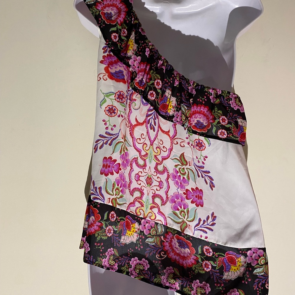 Francesca’s One Shoulder Floral Ruffle Top - Picture 13 of 16